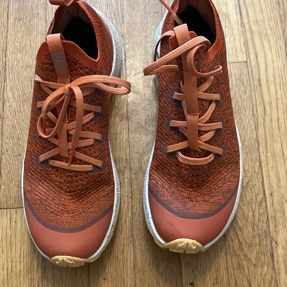 REI Shoes - REI women’s tennis shoes size 10.5
